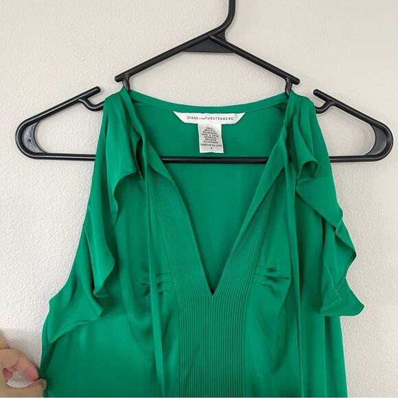 Diane Von Furstenberg Kelly Green Silk Ruffle Mini Dress dVf (Size 2) - Picture 3 of 9